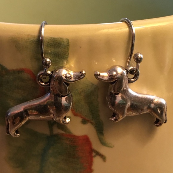 Daschund dangling earrings - Picture 2 of 6